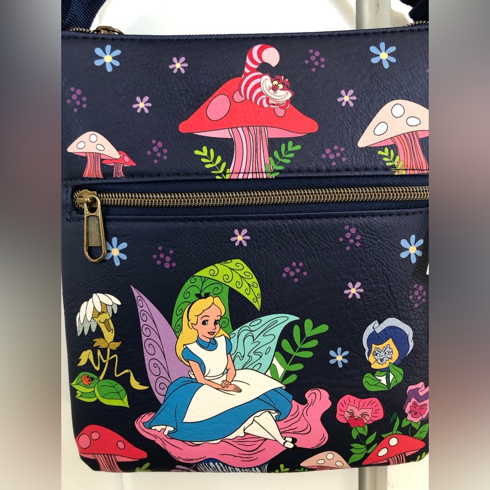 Rare SDCC NWT Navy Blue and Gold Loungefly Alice In Wonderland Crossbody Bag - Picture 2 of 7